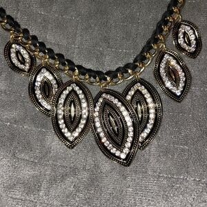 New York & Co Bib Neclace